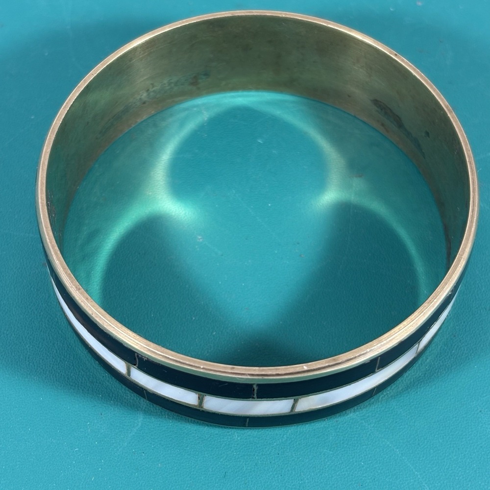 Vintage Black Mother of Pearl Inlay Brass Bangle Bracelet - Picture 2 of 4